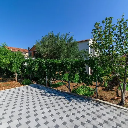 Ante Apartman *