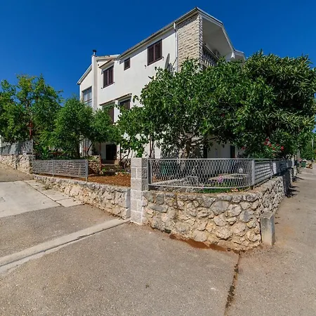Apartment Ante