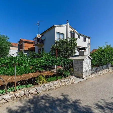 Apartman Ante *